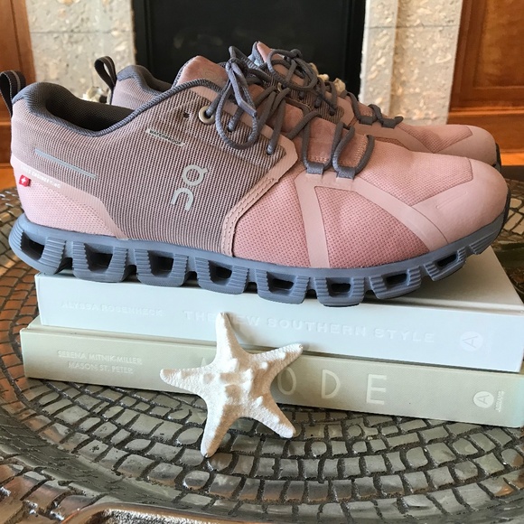 ON CLOUD 5 WATERPROOF ROSE/FOSSIL - Picture 1 of 14